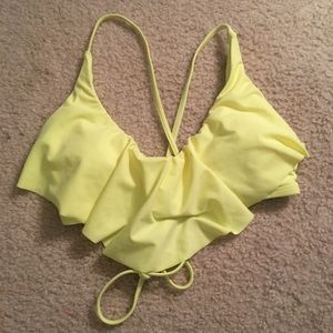 🆕 Yellow flowy bikini top, NWOT